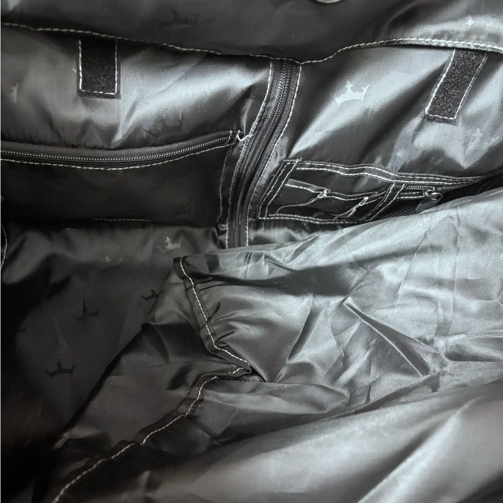 DraftKings branded black nylon duffel bag / suit / large travel many components